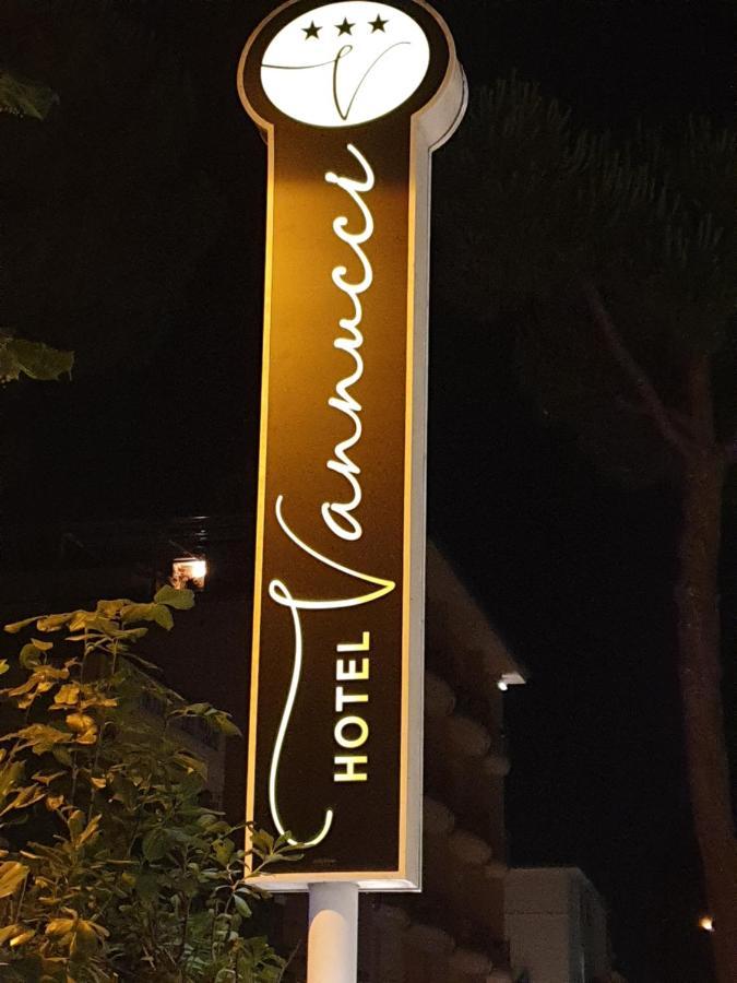 Hotel Vannucci Rimini Exterior foto
