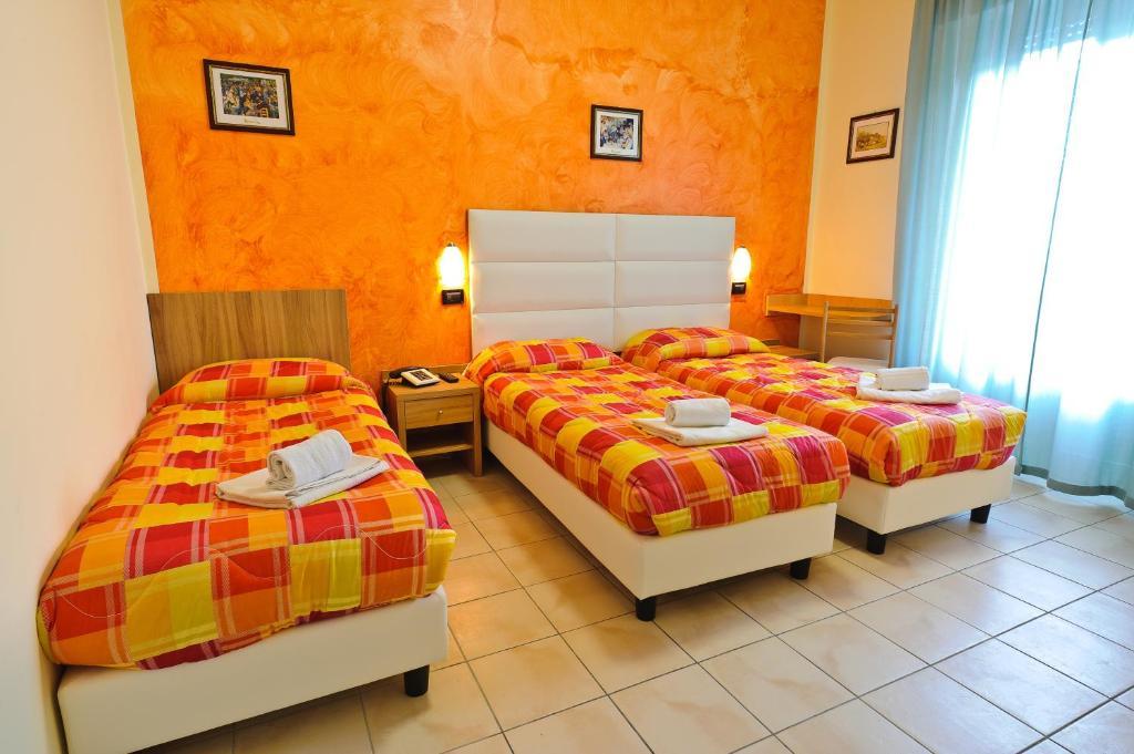 Hotel Vannucci Rimini Exterior foto