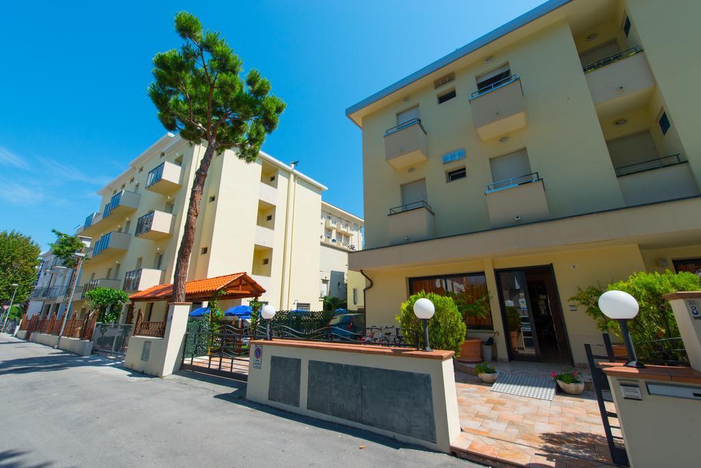 Hotel Vannucci Rimini Exterior foto
