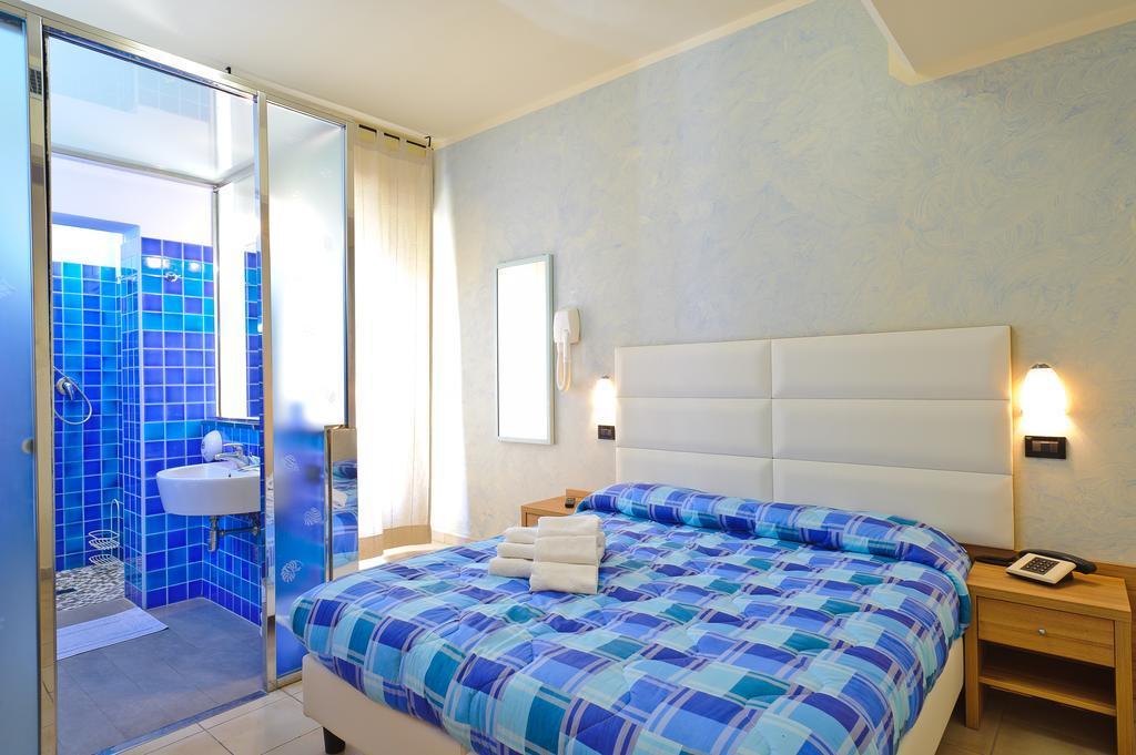 Hotel Vannucci Rimini Exterior foto