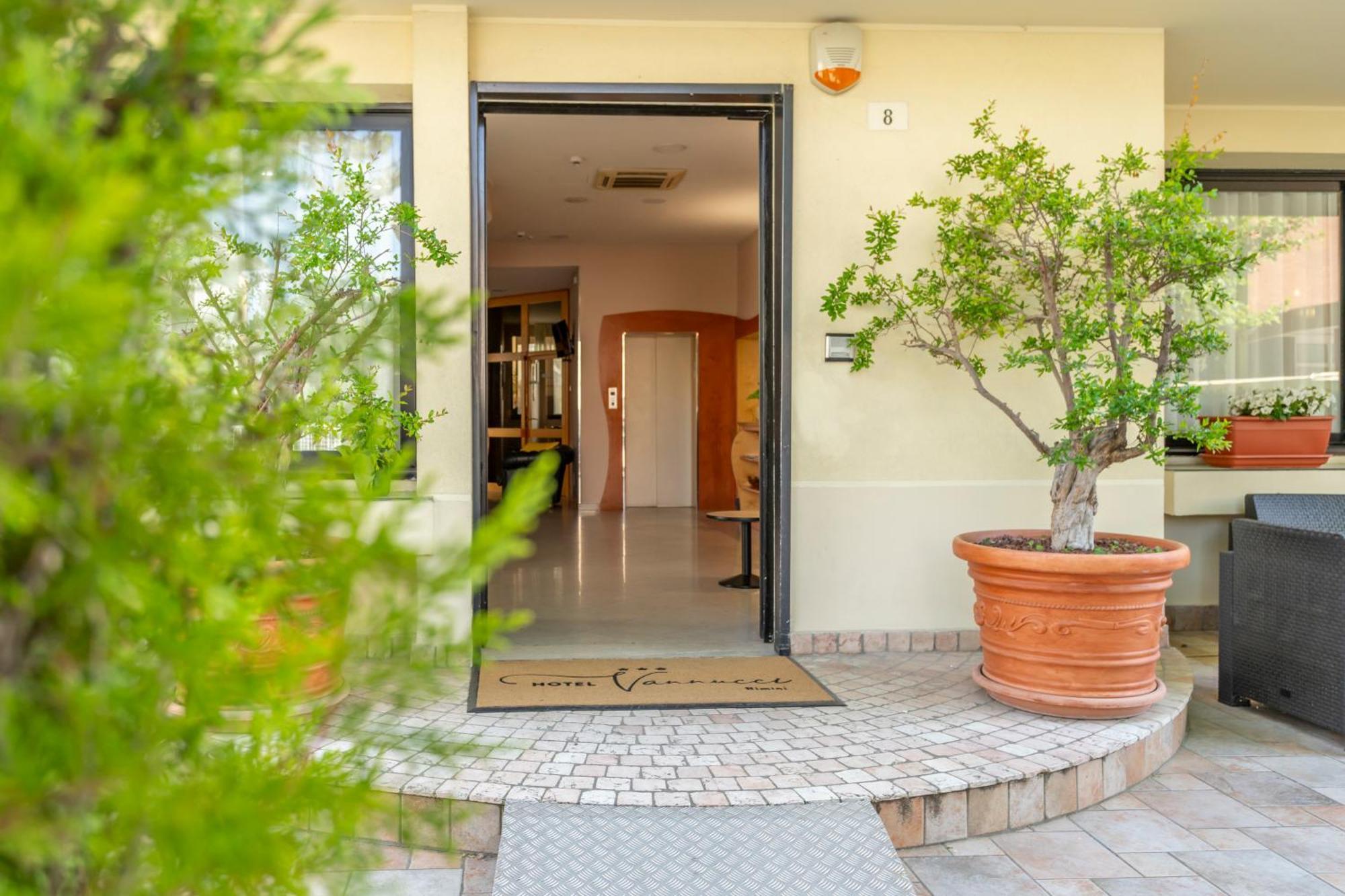 Hotel Vannucci Rimini Exterior foto