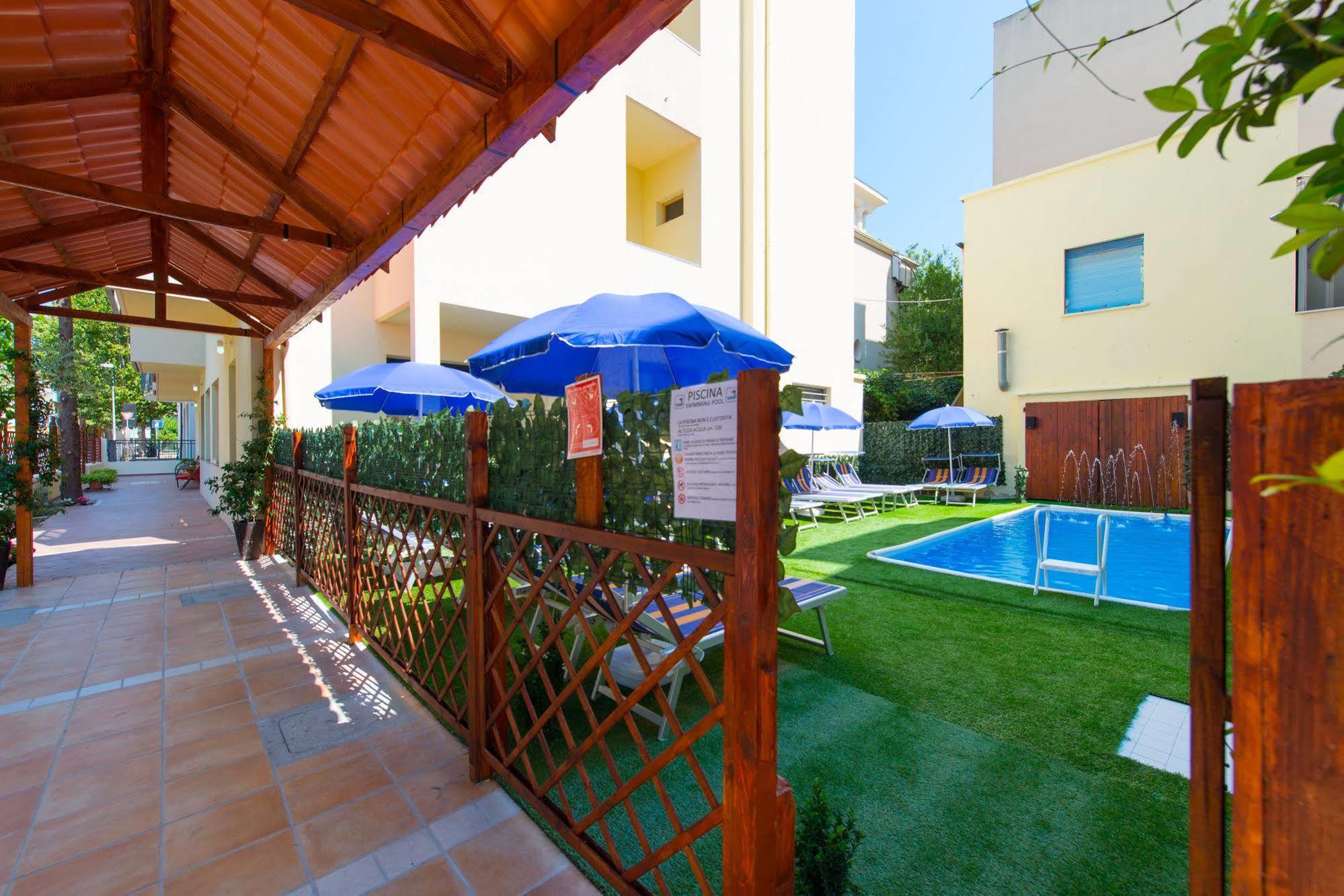 Hotel Vannucci Rimini Exterior foto